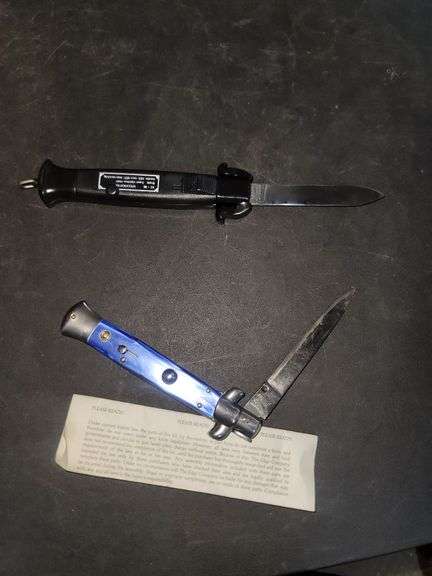 2-Knives (1 swing- 1 Slide )