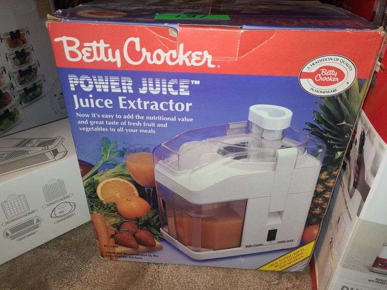 Betty Crocker Juice Extractor New In Box