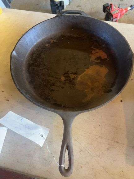 Cast Iron Skillet (Approximately 17")