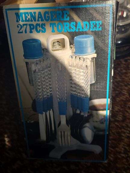 27 Pc. Cutlery Set New In Box