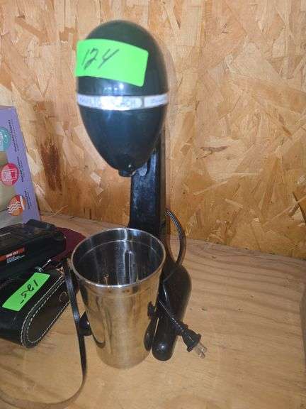 Hamilton Beach Milkshake Mixer (Missing Beater)