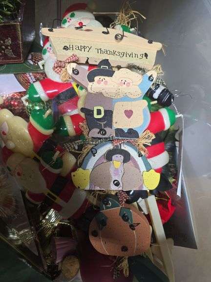Assorted Holiday Decor