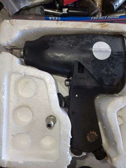 Like New ½in Drive Pneumatic Impact Gun