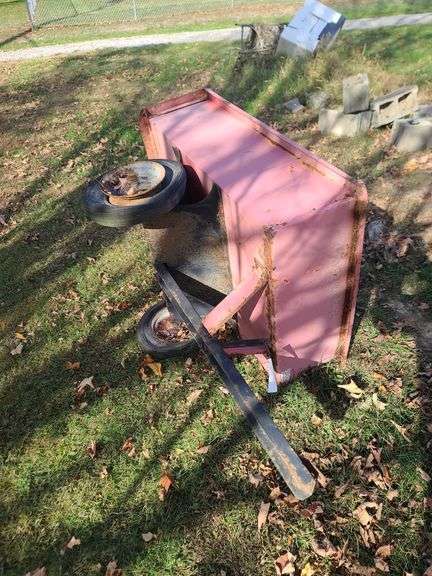 Metal Dumping Lawn Trailer, Needs Tires