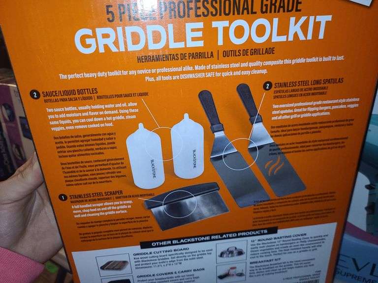 Blackstone Griddle Toolkit And Jim Beam Cast Iron Burger Press