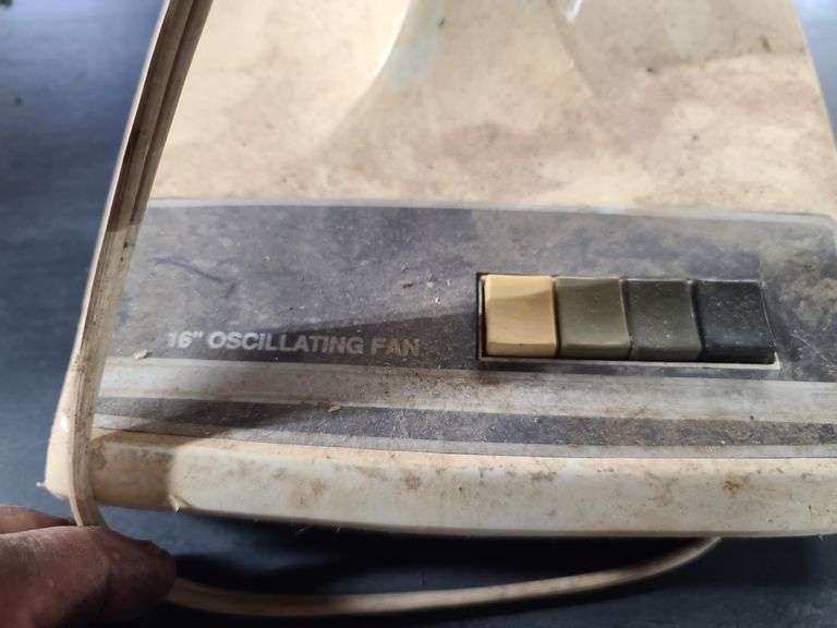 Oscilating Fan, One Minor Plastic Break, Untested