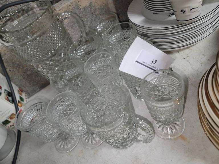 11 pc Possibly Anchor Hocking Diamond Cut Set