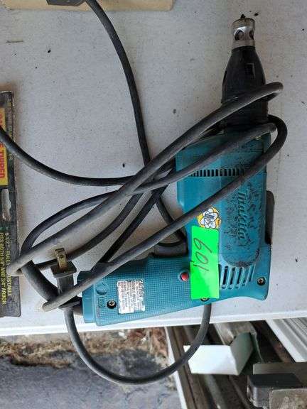 Plugs in drywall screwdriver