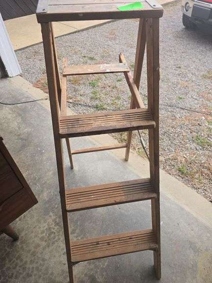 3 Step Wooden Ladder