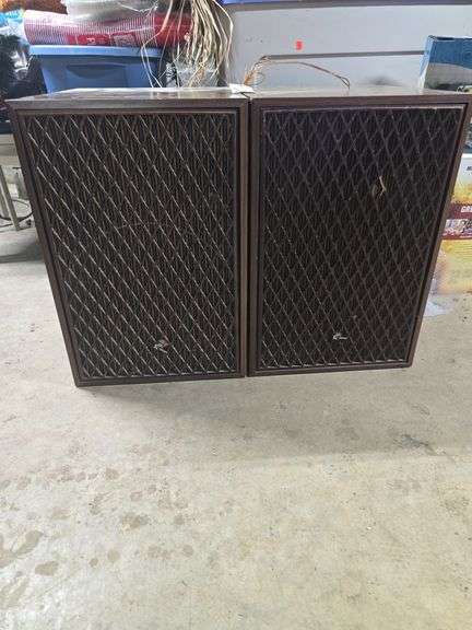 4 Sansui Speakers