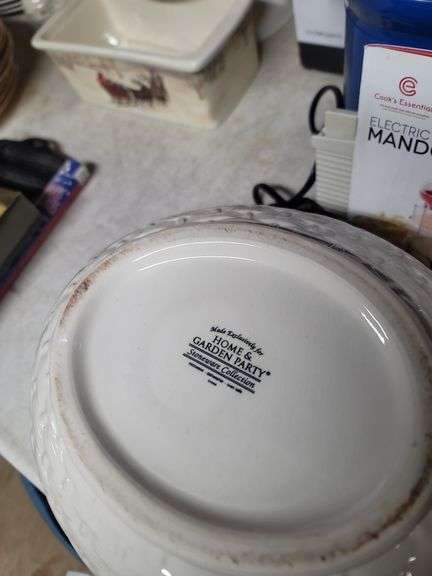 Home & Garden Basket Weave Covered Casserole Dish & Granite Cutting Board