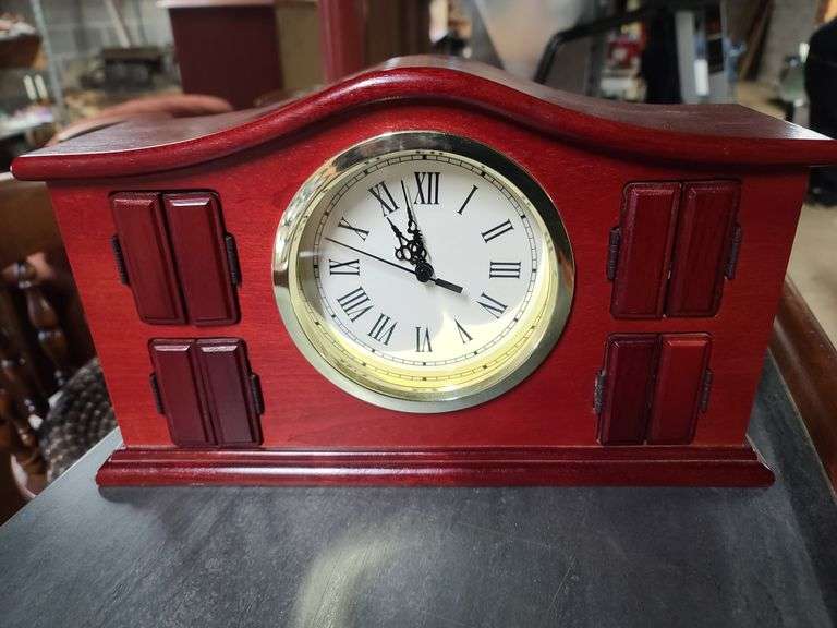 Musical Mantle Clock, No Batteries, Untested