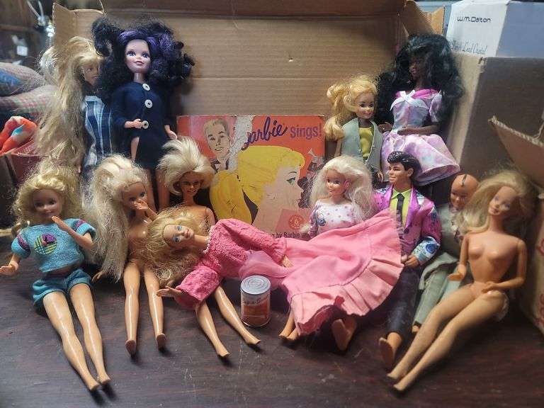 1966 To 1987 Barbies (12 Dolls With Lot Of Clothes , Accessories