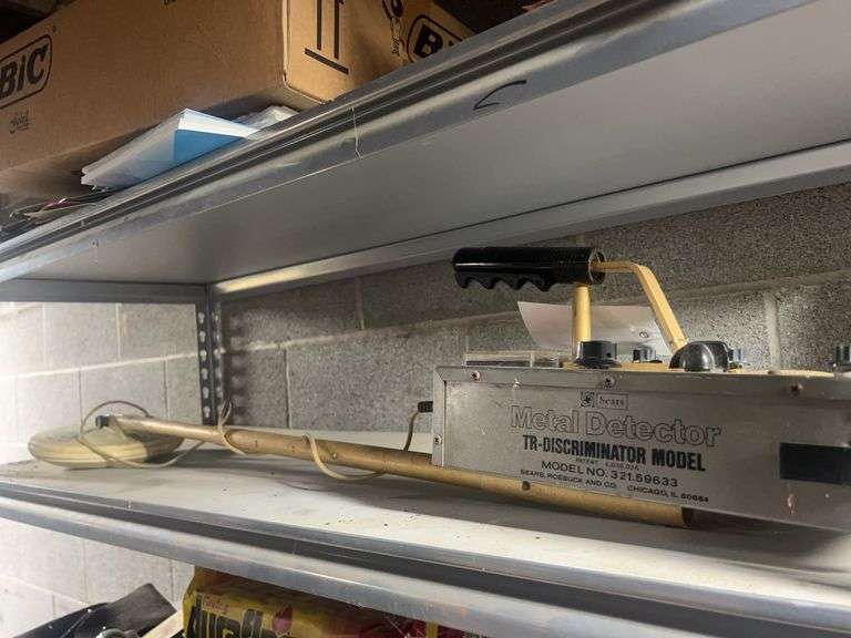 VINTAGE SEARS METAL DETECTOR