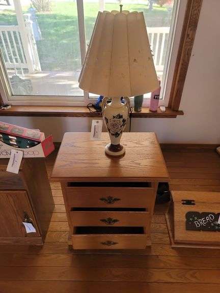 3 Drawer Night Stand And Lamp