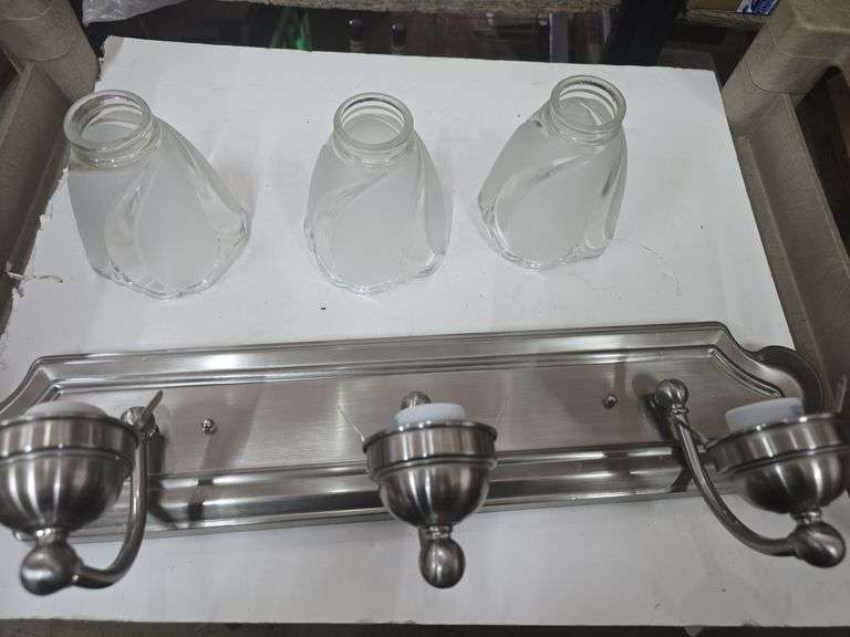 3 Light Vanity Fixture