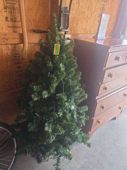 Christmas Tree with Lights (Approx 4' Tall)