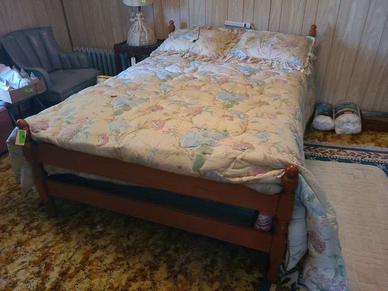 3 Pc. Solid Rock Maple Bedroom Suite, Full Sized Bed, 3 Drawer Dresser, And 4 Drawer Dresser