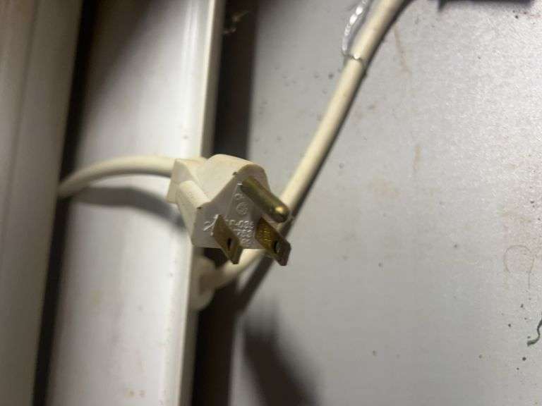 VINTAGE ROYAL TYPE TYPEWRITER