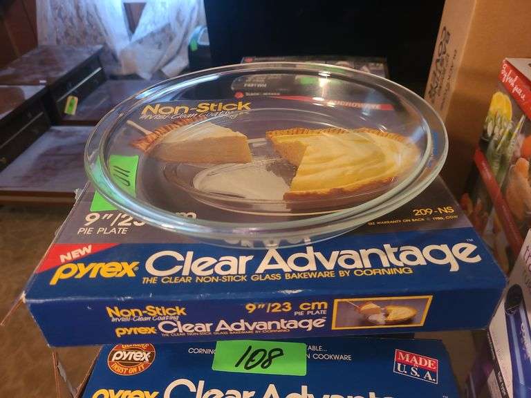 Pyrex Pie Dish And Box