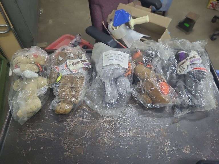 5 Burger King Browns Stuffed Dogs In Packaging