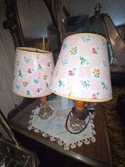 Contents On Top Of Dresser, 4 Lamps, Decorations