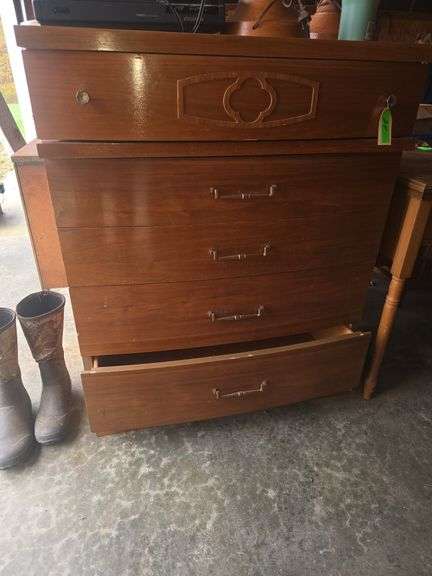Chest Of Drawers (4 Drawers) (Approx. 3' Ft 7" In)