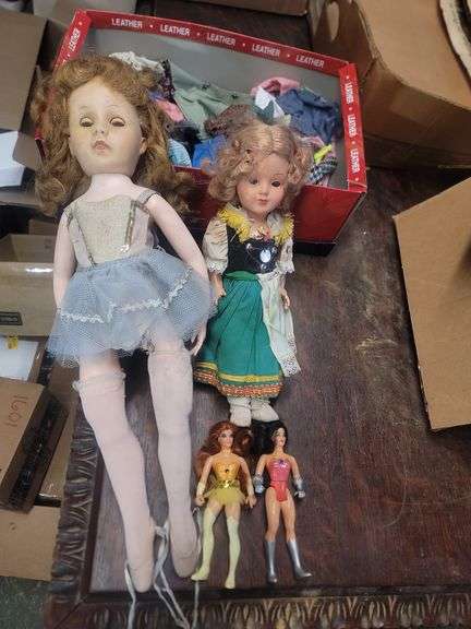 Lot Of Vintage Dolls, Clothes, 2 Masters Of The Universe She-ra Figures
