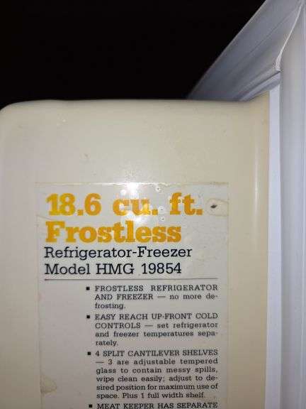Montgomery Ward Refrigerator/ Freezer (Works)