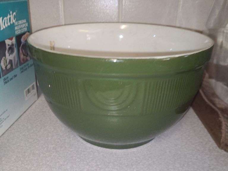 3 Vintage Hall Bowls