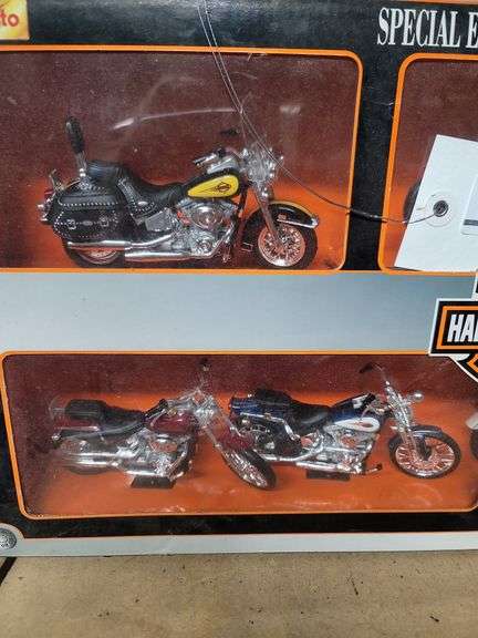 Maisto Harley-Davidson "Special Edition FLSTF Street Stalker" die-cast motorcycle set.
