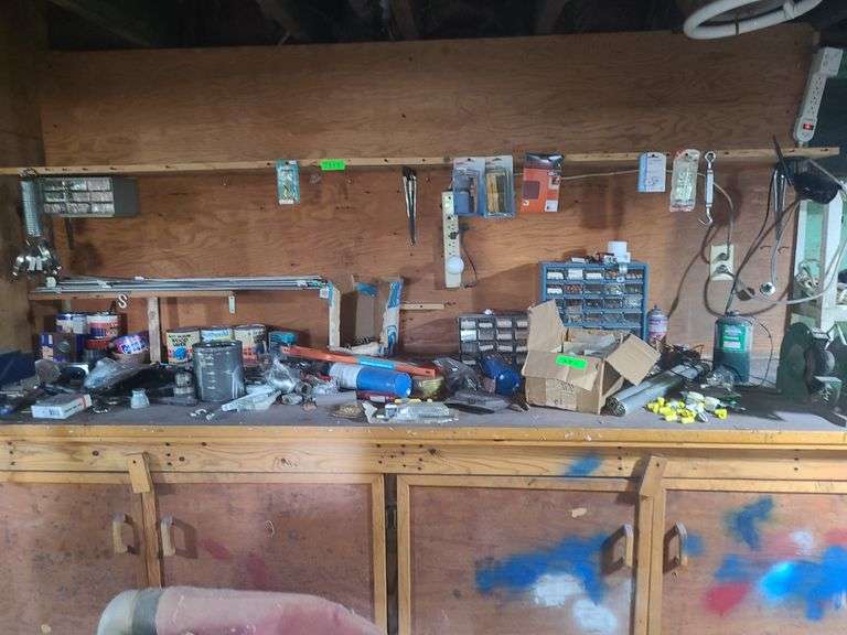 Contents Of Workbench, Sandpaper, Pic A Nut Drawers, Hardware, Rollers, And Brackets (Excluding Grinder And Vise)