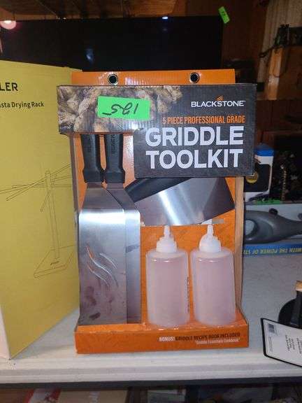 Blackstone Griddle Toolkit And Jim Beam Cast Iron Burger Press