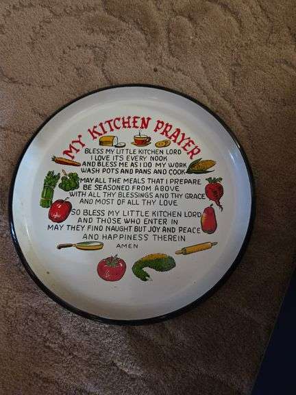 Box Of Cutting Board,Tray,Thermoses, Lazy Susan, Shoe Stretchers