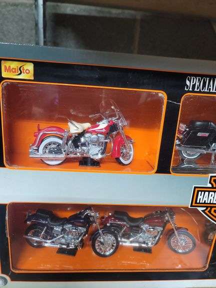 Maisto Harley-Davidson "Special Edition FLSTF Street Stalker" Die-Cast Motorcycle Set.