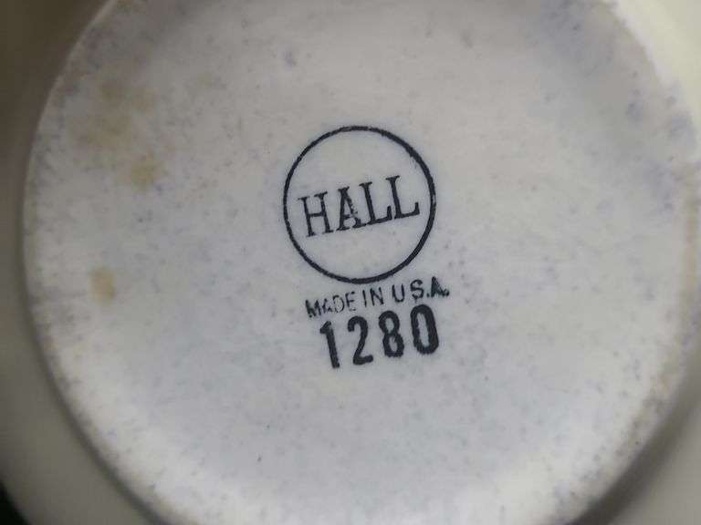 2 Hall Dishes, And 3 Creamers,