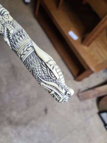 Closed Mouth Dragon Head Pommel Katana