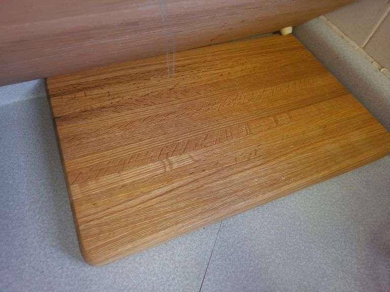 2 Wooden Cutting Boards