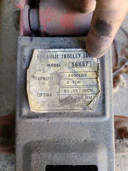 4 way Lug Wrench and 2 ton Hydraulic Trolley Jack