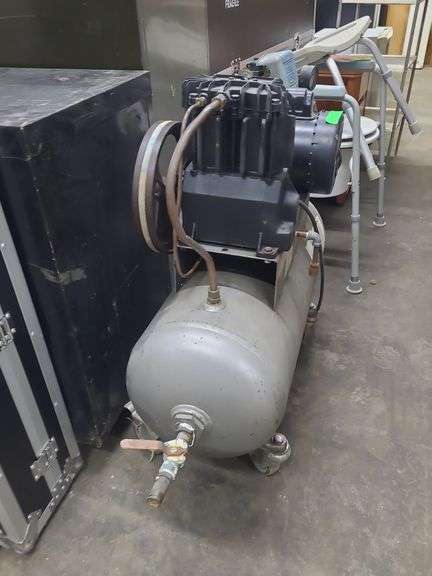 15 Gallon Air Compressor, Works