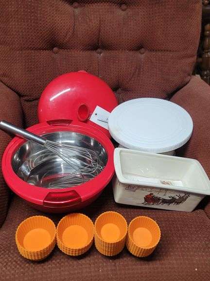 Cake Plate Lazy Susan, Hallmark Bread Holiday Pan