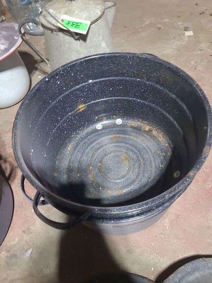 2 Porcelain Pots And 3 Lids