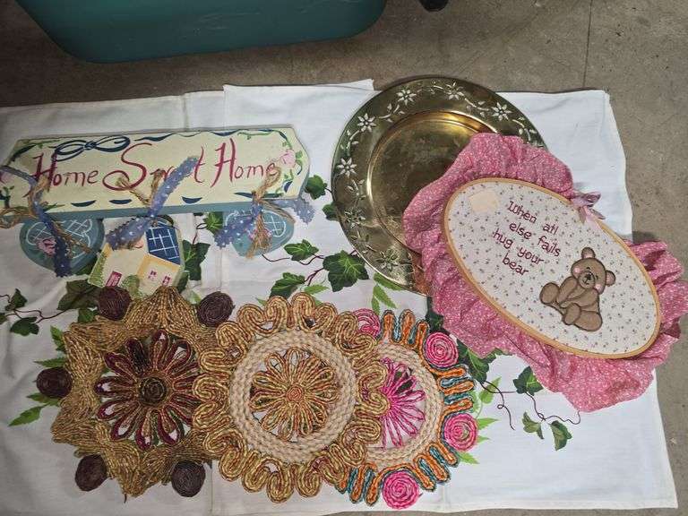 Tote of Assorted Decor