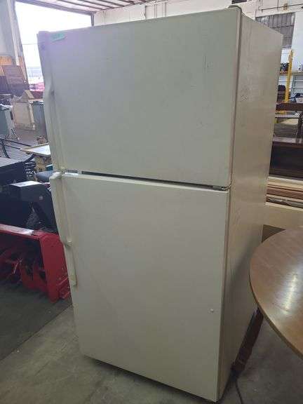 General Electric Refrigerator (Works)
