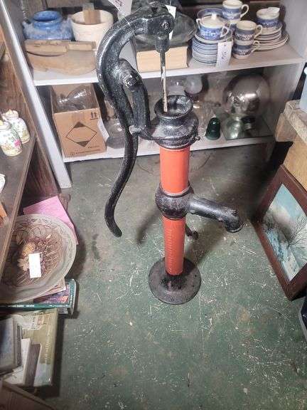 ANTIQUE FARM CAST IRON WATER PUMP CONDUCTOR