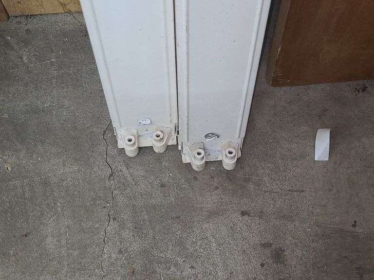 2 Shop Lights Approx. 8'