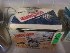 Ampia Pasta Maker