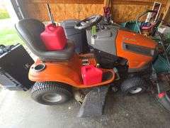 Husqvarna YTH 22V42 Riding Mower, 2 Gas Cans. (WORKS) 42"