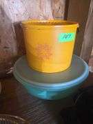 2 Pcs Vintage Tupperware