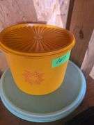 2 Pcs Vintage Tupperware